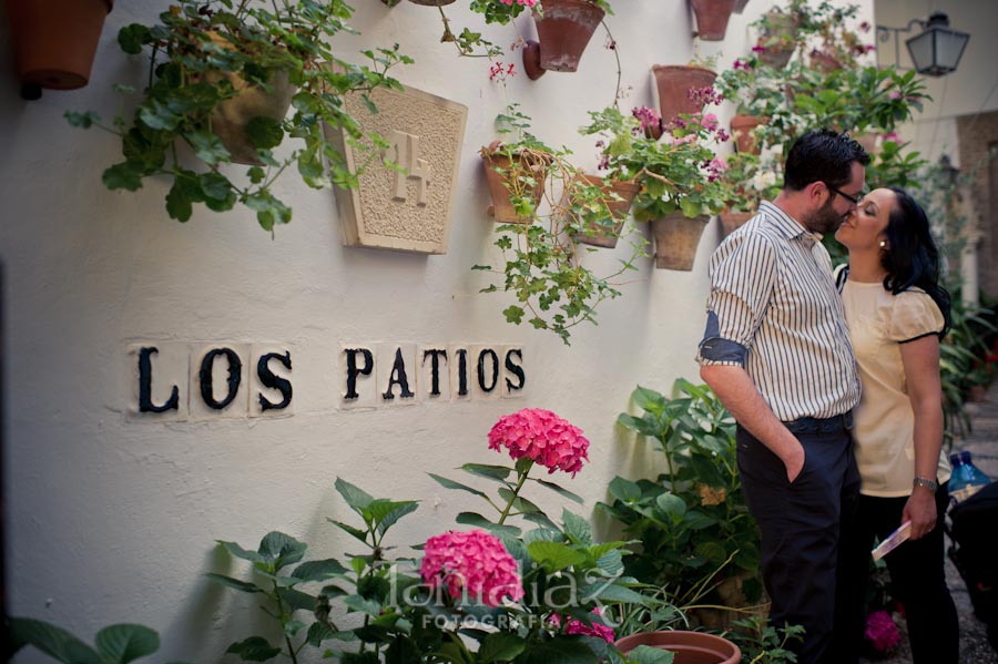 Preboda de Salud María y Francisco en los alrededores de la Mezquita de Córdoba fotografía 23