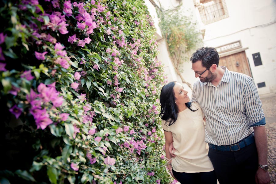 Preboda de Salud María y Francisco calle las flores de Córdoba fotografía 54