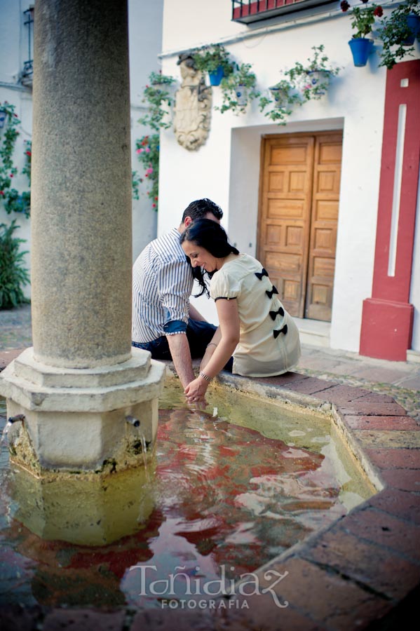 Preboda de Salud María y Francisco calle las flores de Córdoba fotografía 55