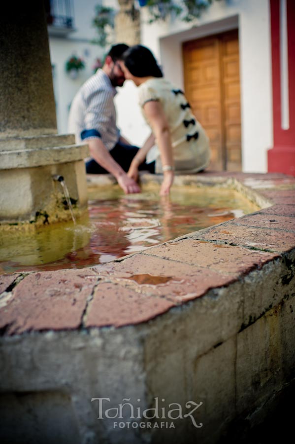 Preboda de Salud María y Francisco calle las flores de Córdoba fotografía 56