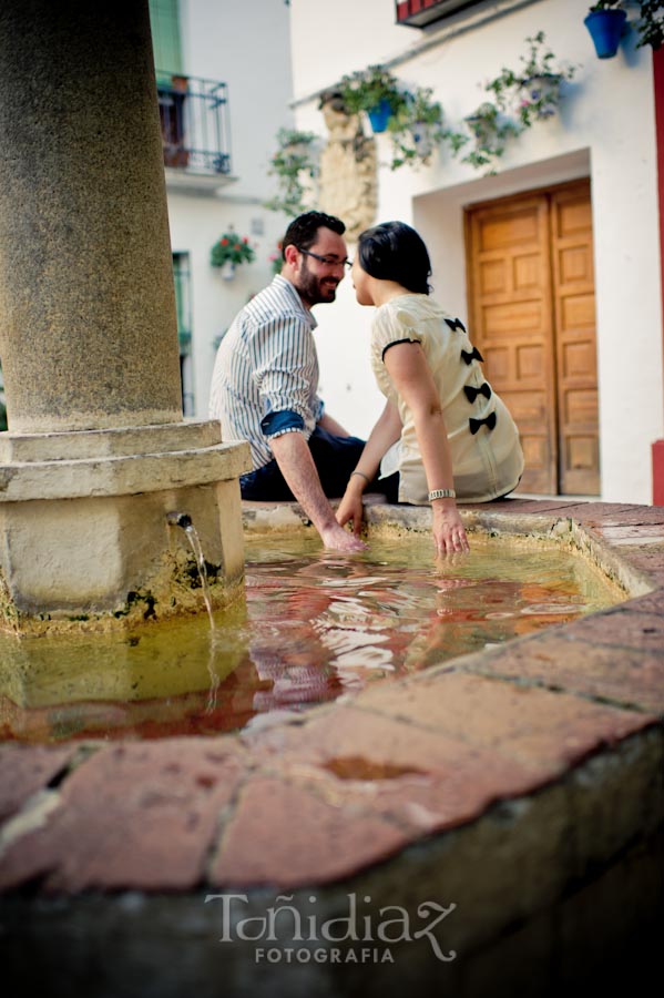 Preboda de Salud María y Francisco calle las flores de Córdoba fotografía 57