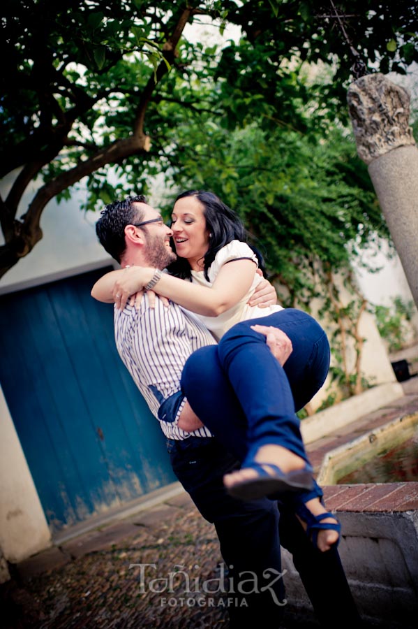 Preboda de Salud María y Francisco calle las flores de Córdoba fotografía 61