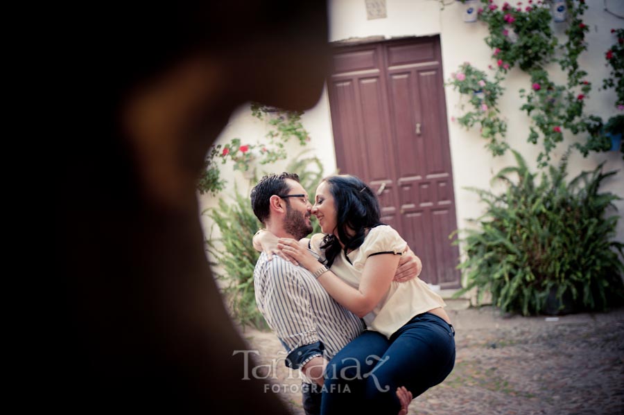 Preboda de Salud María y Francisco calle las flores de Córdoba fotografía 63