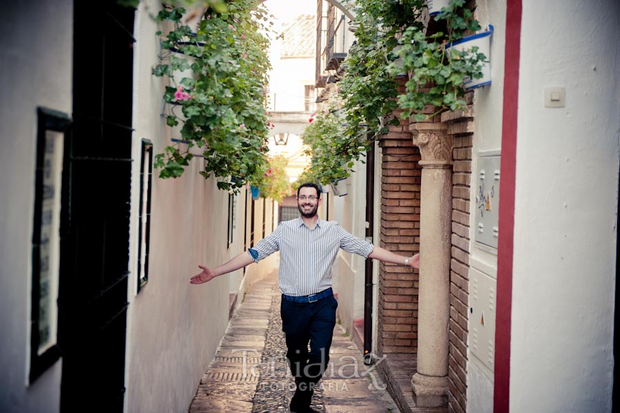 Preboda de Salud María y Francisco calle las flores de Córdoba fotografía 66