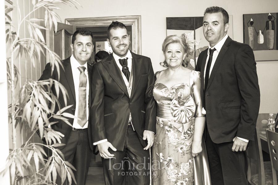 Boda de Oscar y Estefanía en casa del novio fotografía 021