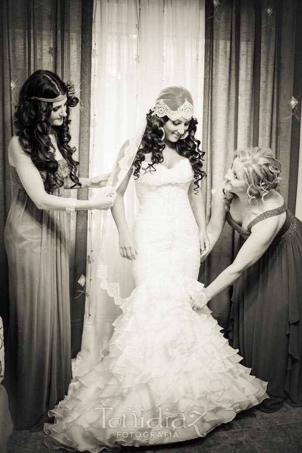 Boda de Oscar y Estefanía en casa de la novia fotografía 040