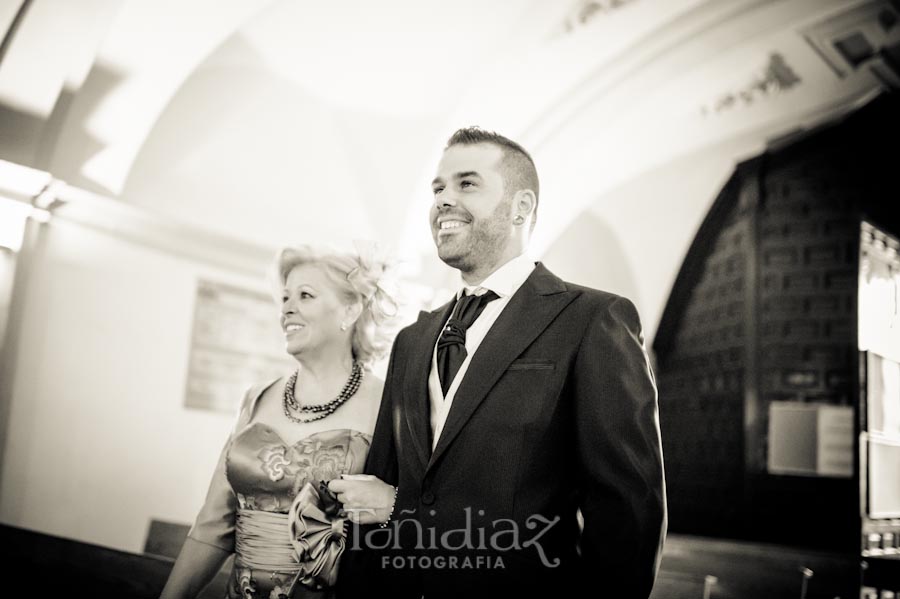 Boda de Oscar y Estefanía en la espera del novio fotografía 054