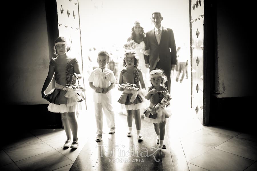 Boda de Oscar y Estefanía la llegada de la novia 057