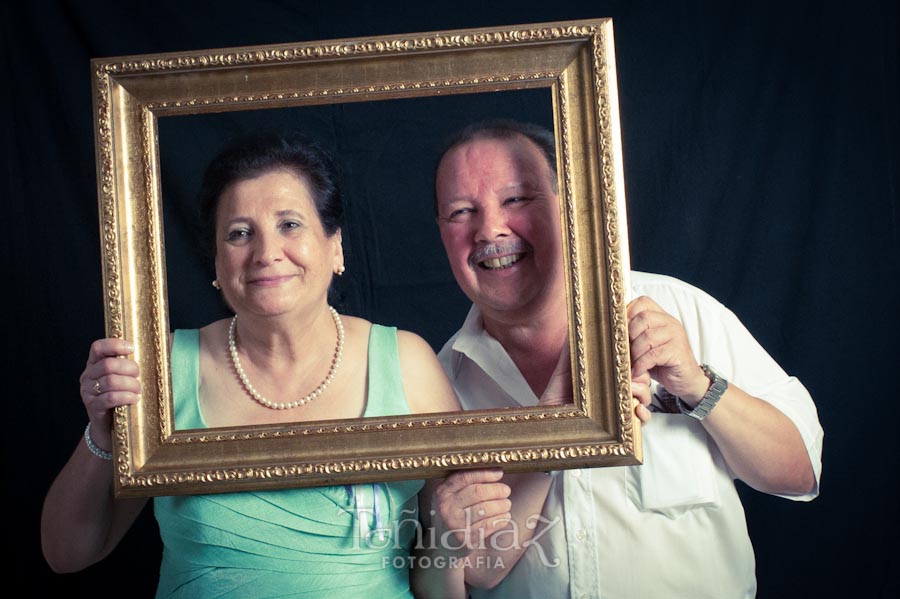 Photocall de disfraces en la Boda de Manolo y Teresa en Posadas Córdoba 01