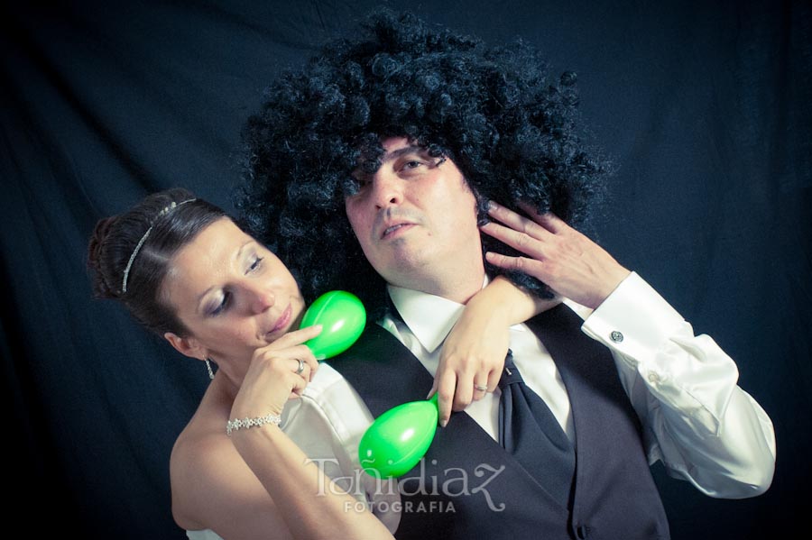 Photocall de disfraces en la Boda de Manolo y Teresa en Posadas Córdoba 07