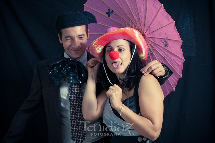 Photocall de disfraces en la Boda de Manolo y Teresa en Posadas Córdoba 09