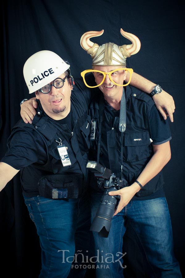 Photocall de disfraces en la Boda de Manolo y Teresa en Posadas Córdoba 10
