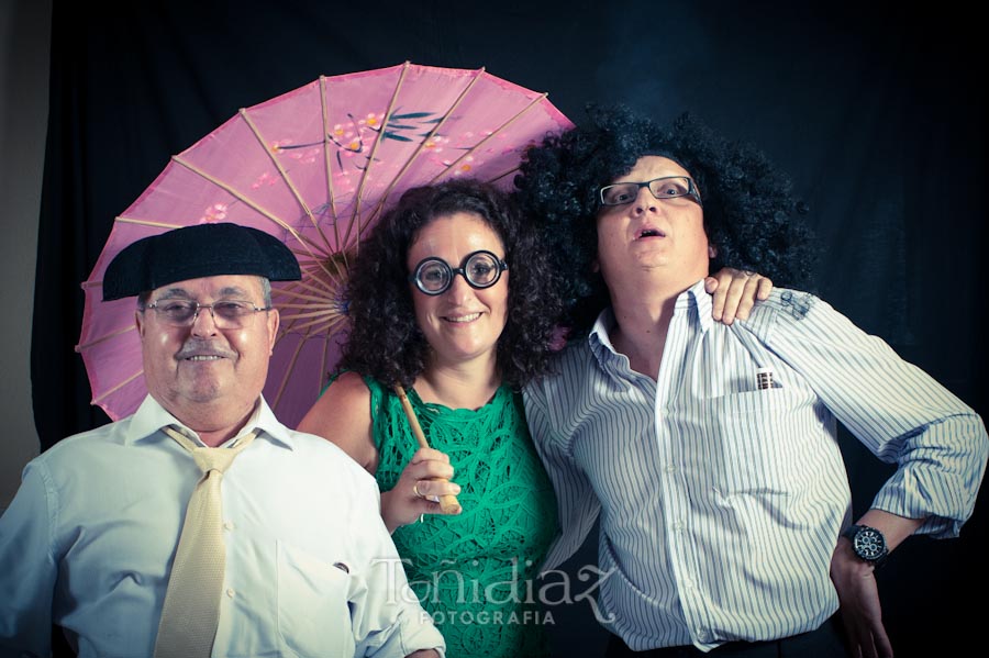 Photocall de disfraces en la Boda de Manolo y Teresa en Posadas Córdoba 14