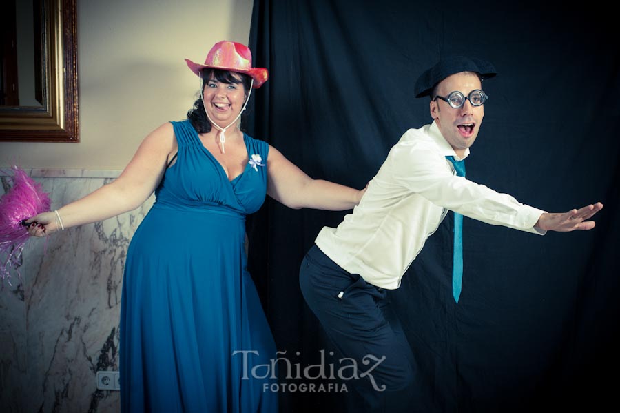 Photocall de disfraces en la Boda de Manolo y Teresa en Posadas Córdoba 16