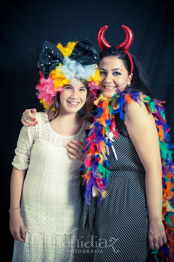 Photocall de disfraces en la Boda de Manolo y Teresa en Posadas Córdoba 24