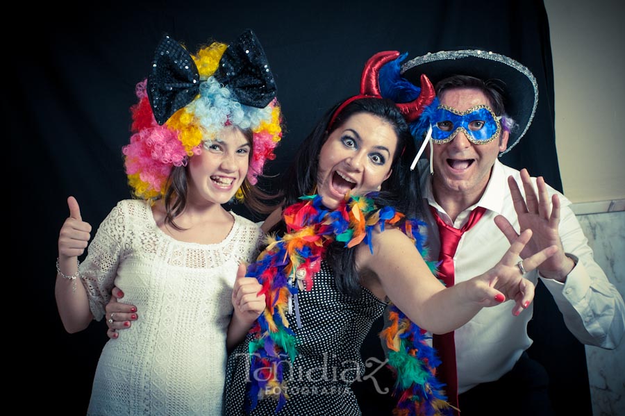 Photocall de disfraces en la Boda de Manolo y Teresa en Posadas Córdoba 26