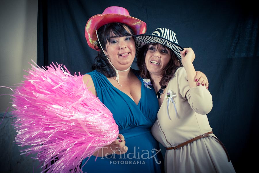 Photocall de disfraces en la Boda de Manolo y Teresa en Posadas Córdoba 31