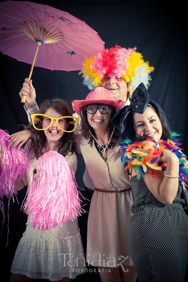 Photocall de disfraces en la Boda de Manolo y Teresa en Posadas Córdoba 34