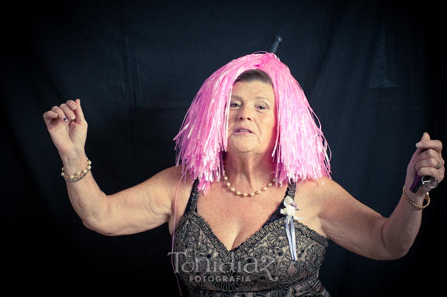 Photocall de disfraces en la Boda de Manolo y Teresa en Posadas Córdoba 40