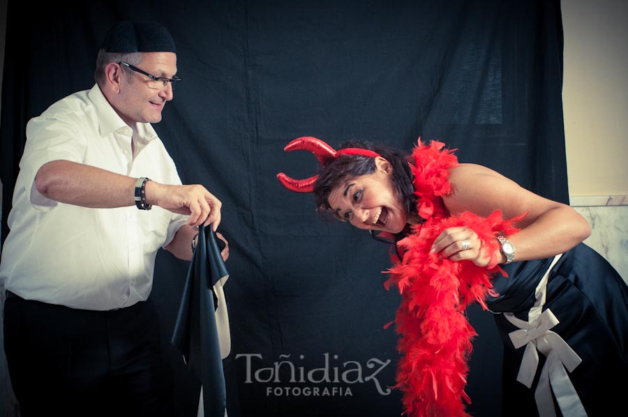 Photocall de disfraces en la Boda de Manolo y Teresa en Posadas Córdoba 44