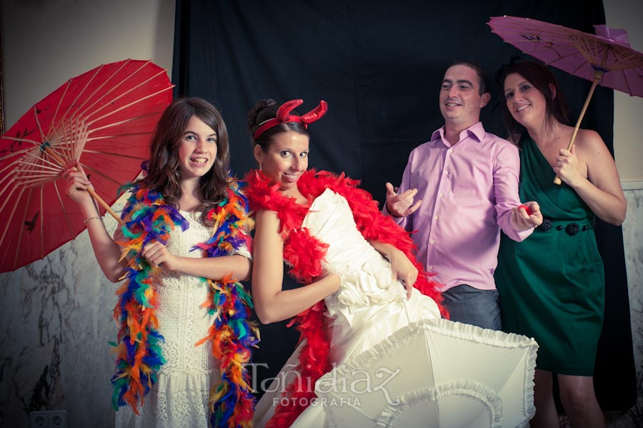 Photocall de disfraces en la Boda de Manolo y Teresa en Posadas Córdoba 52